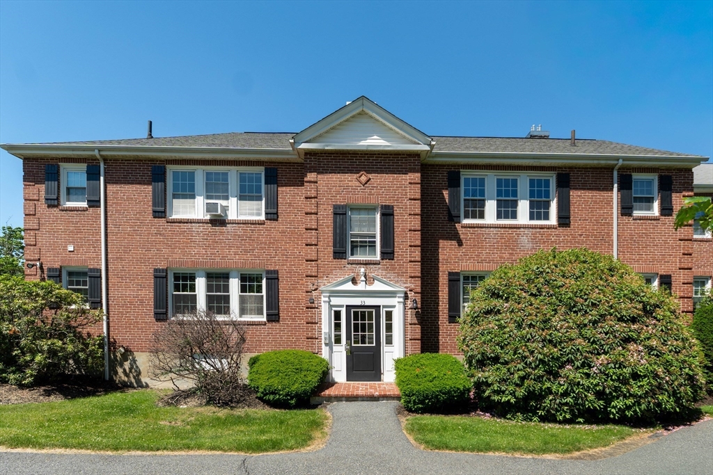 33 Hammond Pond Pkwy #4 33 Hammond Pond Pkwy #4 - Brookline, MA