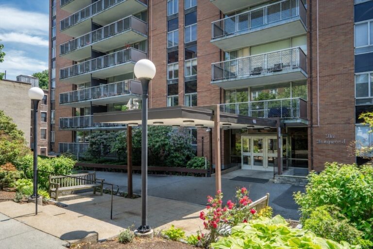 45 Longwood Ave #408 - Brookline, MA