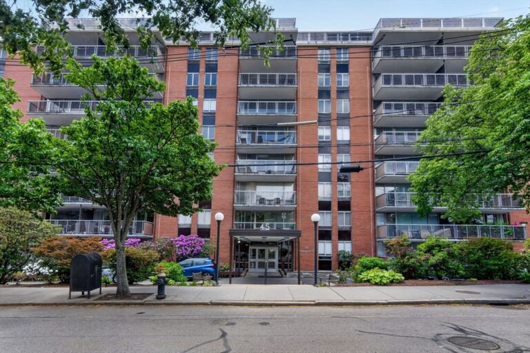 45 Longwood Ave #409 - Brookline, MA