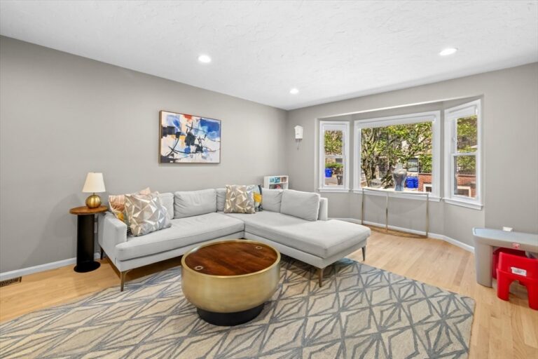 48 Regent Circle #48 - Brookline, MA