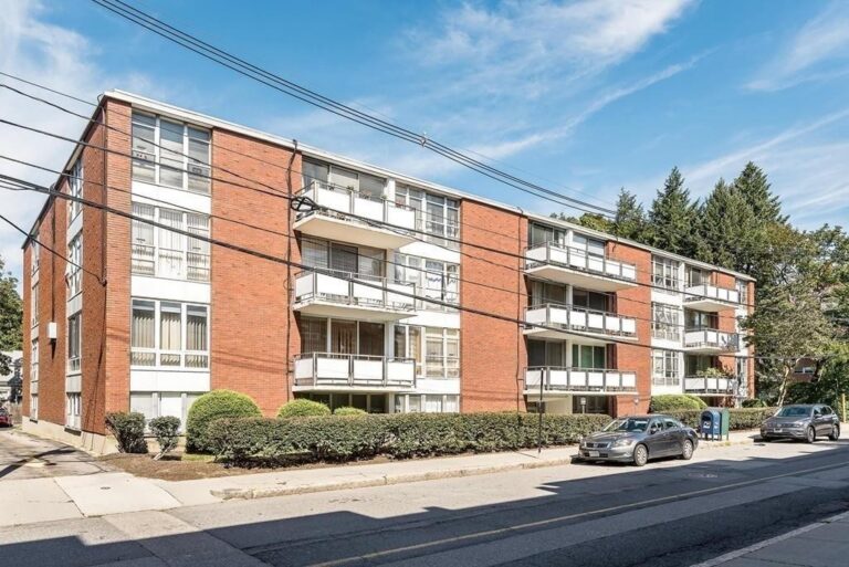 50 Park St #21 - Brookline, MA