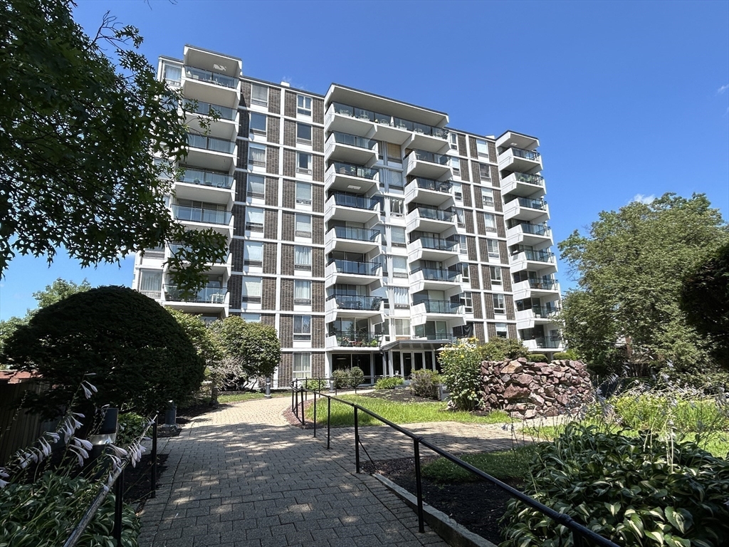 60 Babcock St #74 - Brookline, MA