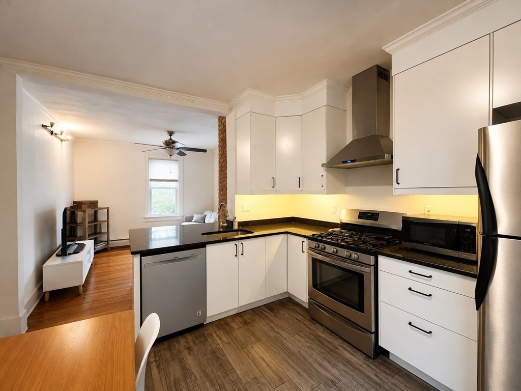 64 White Pl #1 64 White Pl #1 - Brookline, MA