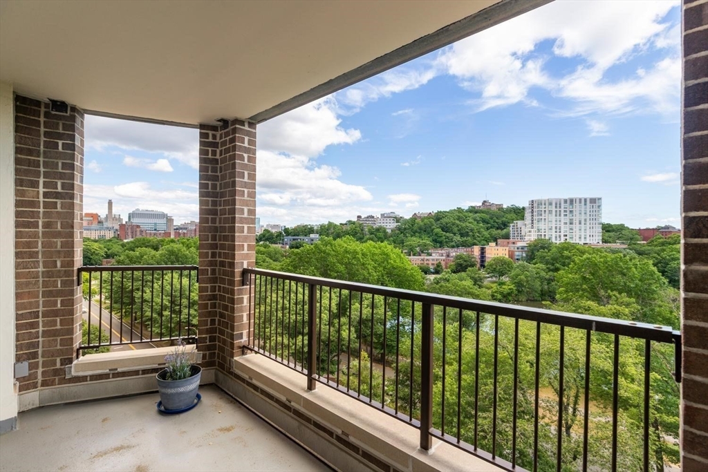 77 Pond Ave #901 - Brookline, MA