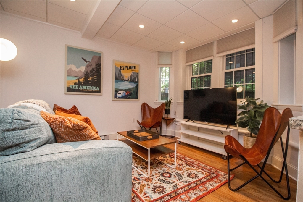 1253 Beacon St #4BB - Brookline, MA