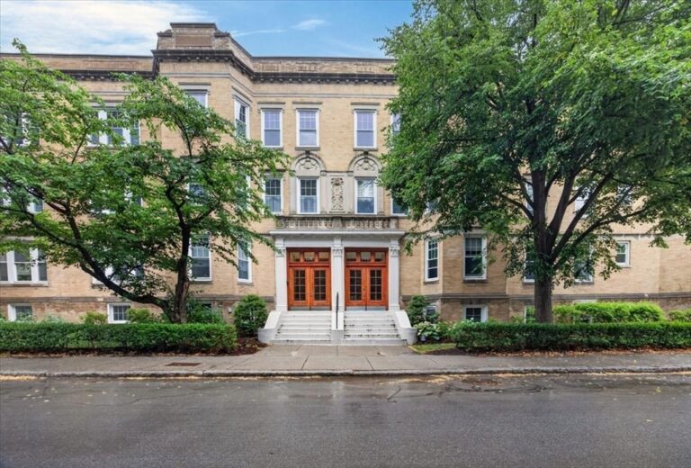 138 Sewall Ave #C - Brookline, MA