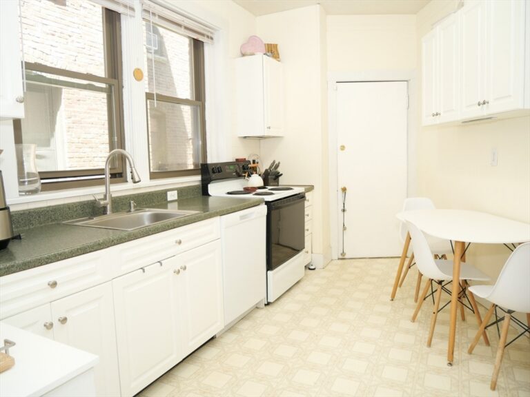 1390 Beacon #4 - Brookline, MA