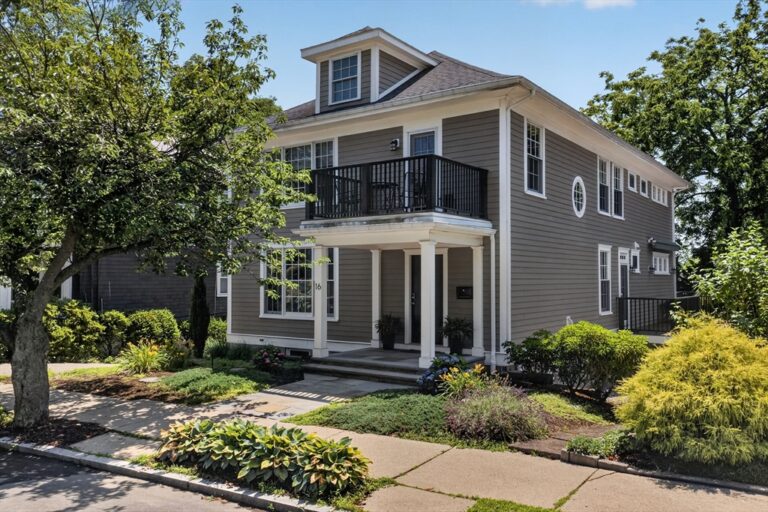 16 York Ter - Brookline, MA