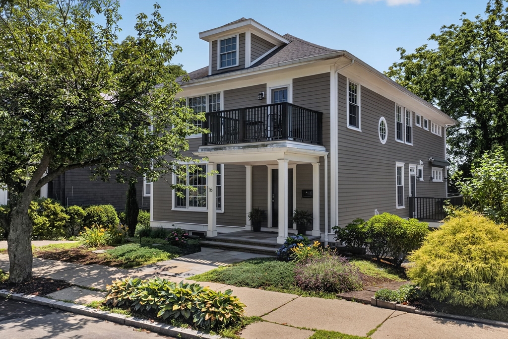 16 York Ter - Brookline, MA