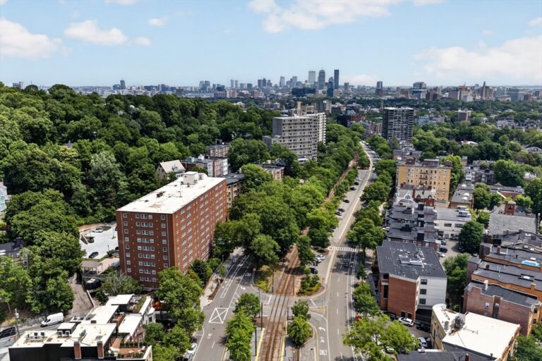1600 Beacon St #1009 - Brookline, MA
