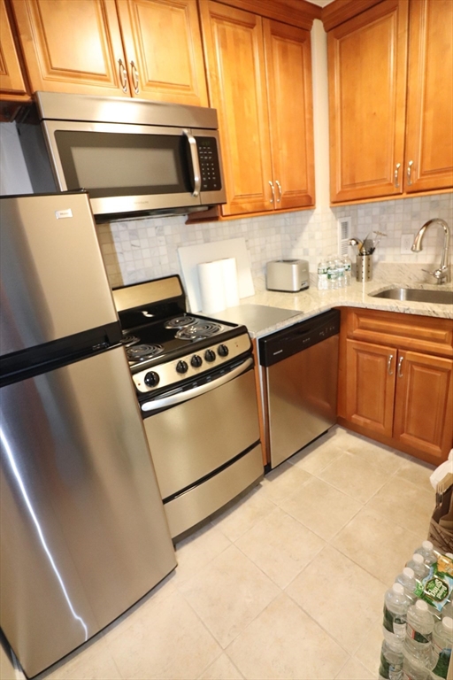 19 Winchester St #708