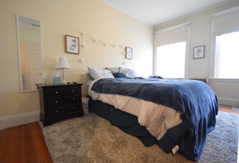 191 Winthrop Rd #4 - Brookline, MA