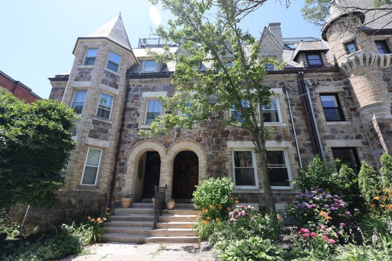 318 Tappan St. #3