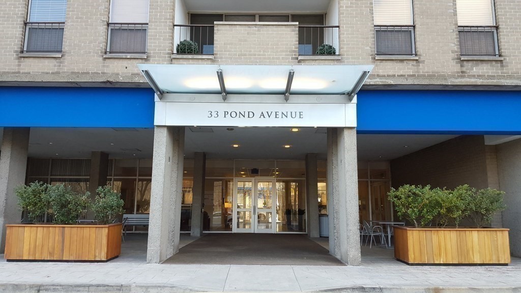 33 Pond Ave #306 - Brookline, MA