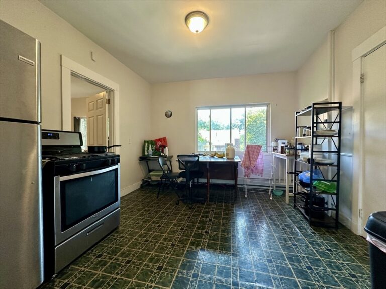 40 Orchard Rd #2 - Brookline, MA
