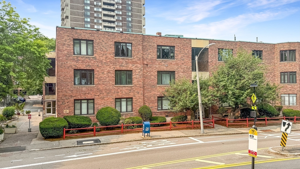 573 Washington St #29 573 Washington St #29 - Brookline, MA