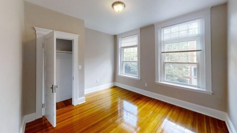 7 Strathmore Rd #2