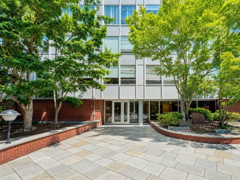 70 Park St #43 - Brookline, MA