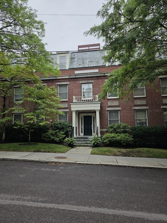 216 Summit Ave #e-201 216 Summit Ave #E-201 - Brookline, MA