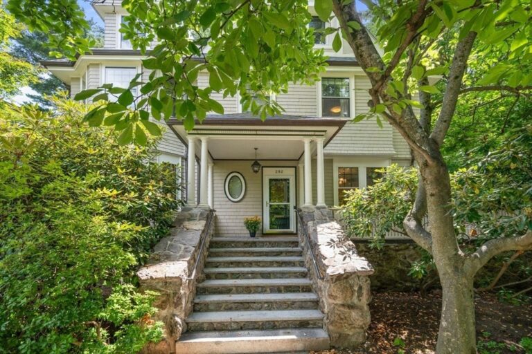 292 Clinton Rd - Brookline, MA