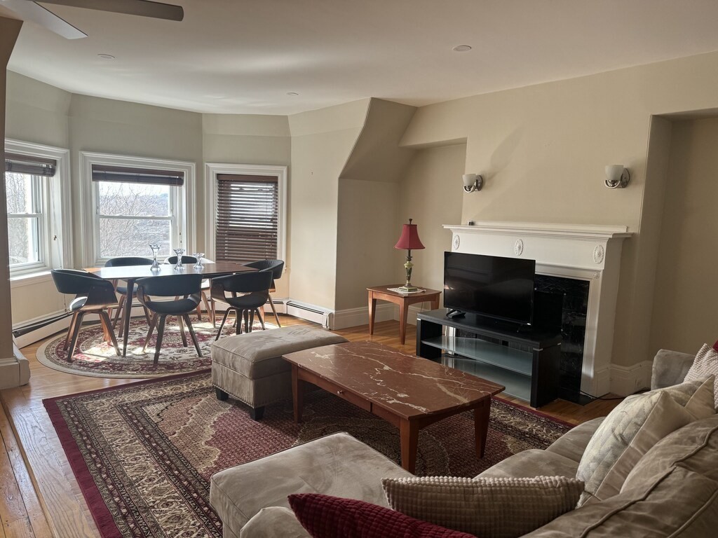 318 Tappan #3furni 318 Tappan #3Furni - Brookline, MA