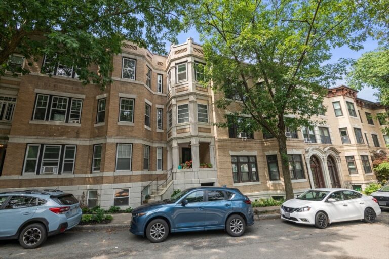 60 Marshal St #4 - Brookline, MA