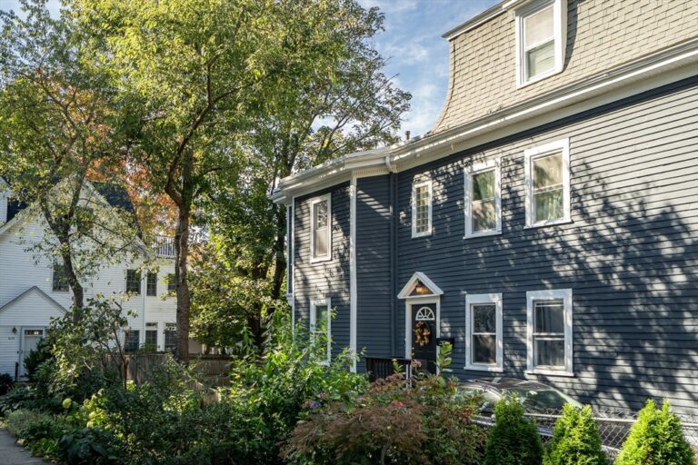 631 Chestnut Hill Ave #631 - Brookline, MA