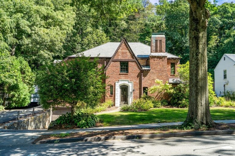 72 Beverly Rd - Brookline, MA