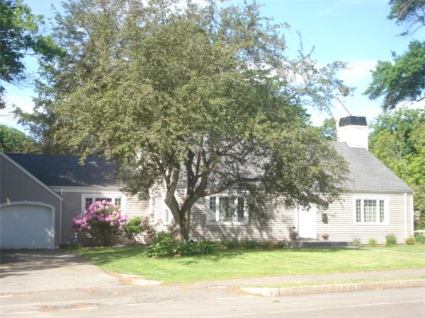 882 West Roxbury Parkway - Brookline, MA