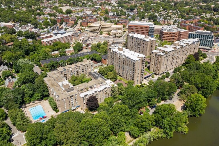 99 Pond Ave #520 - Brookline, MA
