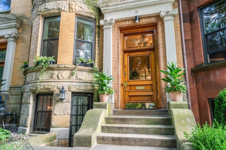 1081 Beacon #8 - Brookline, MA