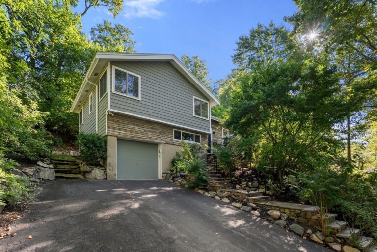 109 Wallis Road - Brookline, MA