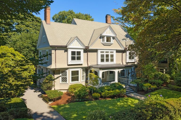 115 Dean Rd - Brookline, MA