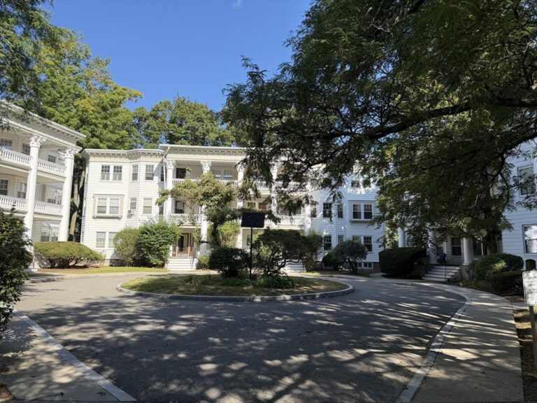 132 Middlesex Rd #1 - Brookline, MA