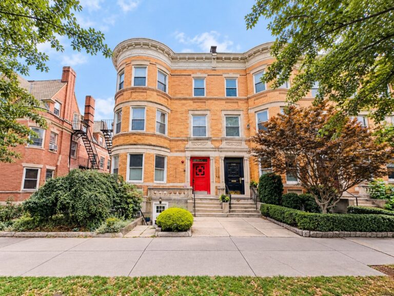 1742 Beacon St #2 - Brookline, MA