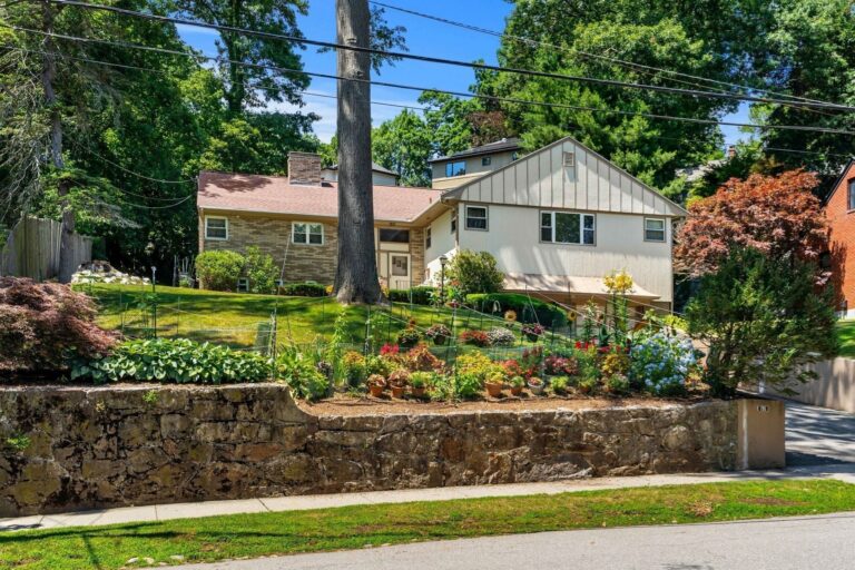 205 Gardner Rd - Brookline, MA