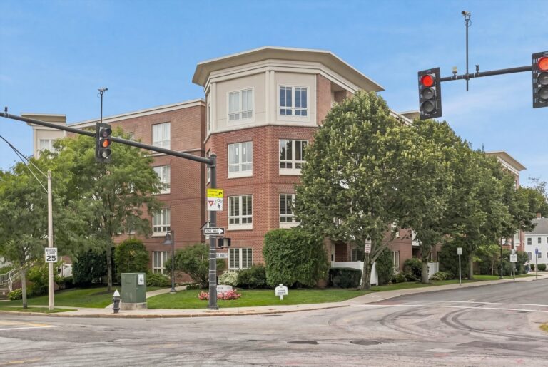 26 Hammon St #EPH15 - Brookline, MA