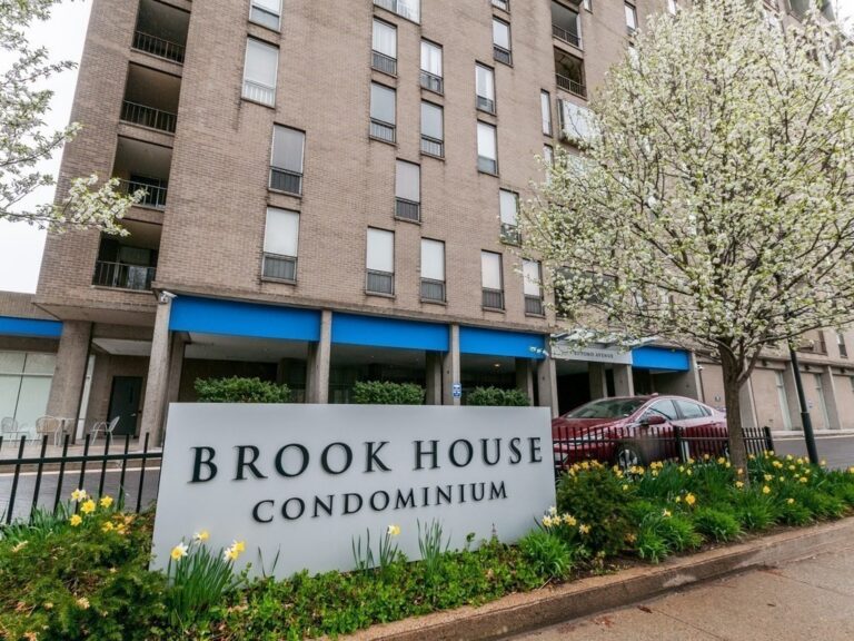 33 Pond Ave. #509 - Brookline, MA