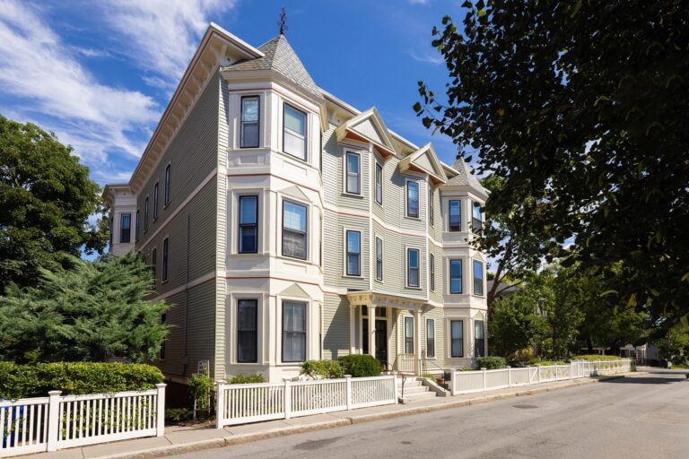 38 Linden St #4 - Brookline, MA