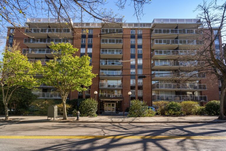 45 Longwood Ave #705 - Brookline, MA