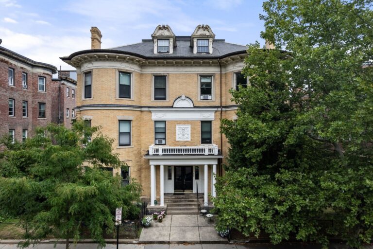 465 Washington St #1 - Brookline, MA