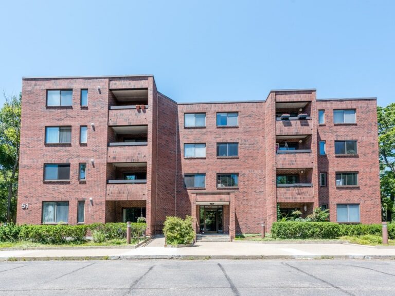 51 John #303 - Brookline, MA