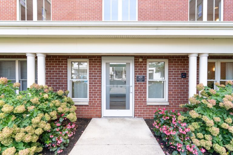 629 Hammond Street #E119 - Brookline, MA