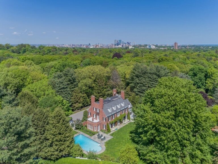 71 Sears Road - Brookline, MA
