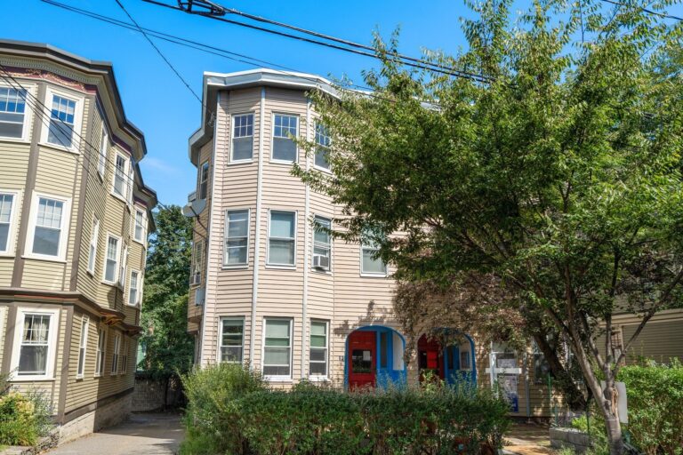 83 Francis St #5 - Brookline, MA