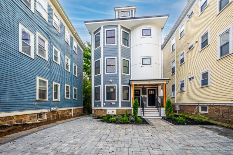 114 Franklin St. #2 - Brookline, MA