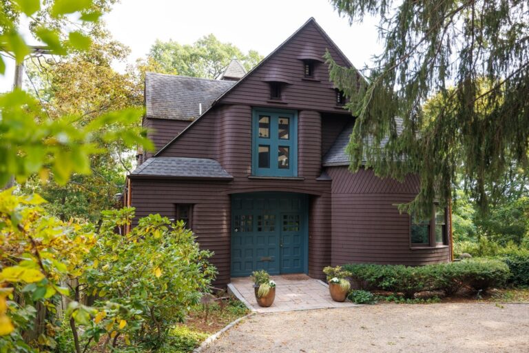 120 Rawson Rd - Brookline, MA
