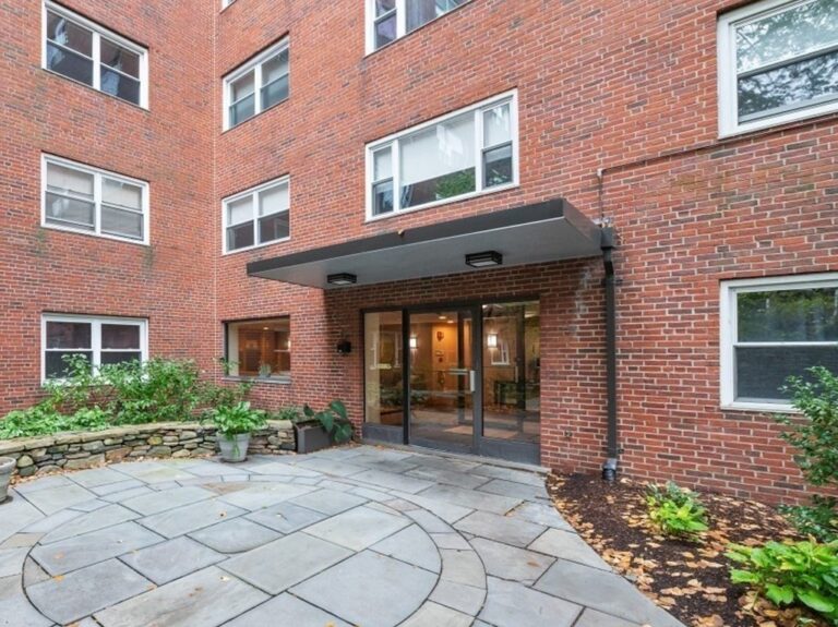 131 Sewall Ave #66 - Brookline, MA