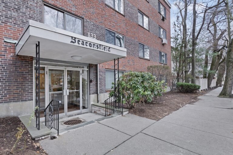 133 Beaconsfield Rd #14 - Brookline, MA