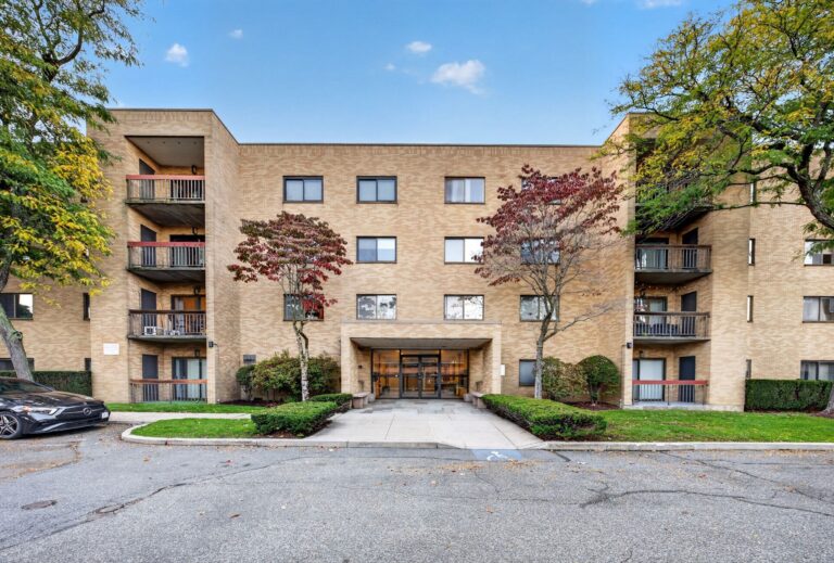 41 Centre St #105 - Brookline, MA